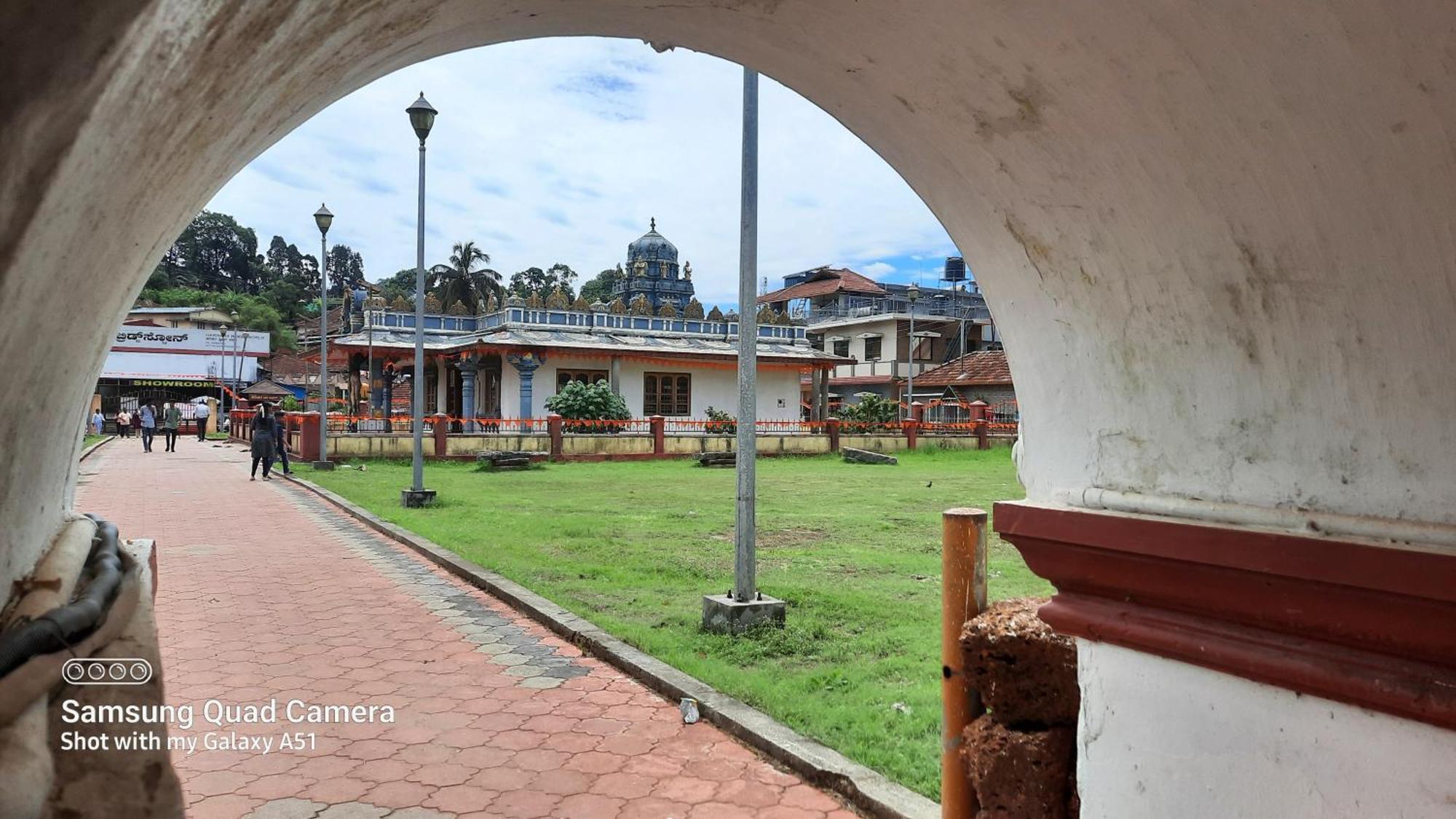 Varam Homestay 马迪凯里 外观 照片