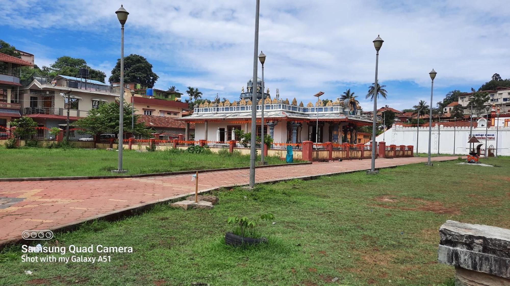 Varam Homestay 马迪凯里 外观 照片